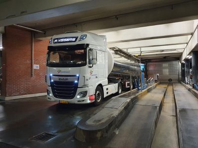 P Vissers Transport Vrachtwagen lossen